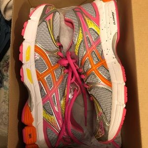 Asics Duomax running sneakers